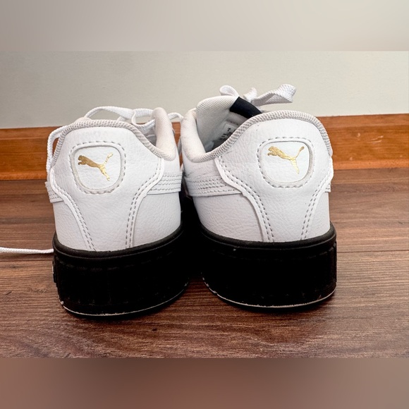 PUMA Women's Carina 2.0 Gradient Sneaker 7.5 with box - Picture 7 of 13